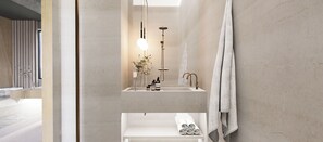 Signature Suite, Ocean View | Bathroom | Combined shower/tub, free toiletries, hair dryer, towels