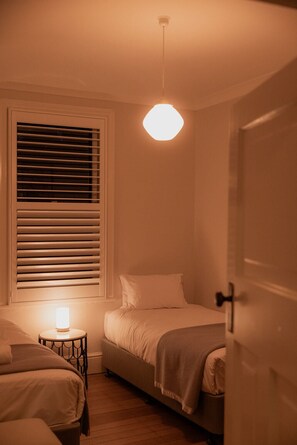 3 bedrooms, desk, iron/ironing board, WiFi - 'Sobrina' - A home away from home in Sandy Bay (Sandy Bay)
