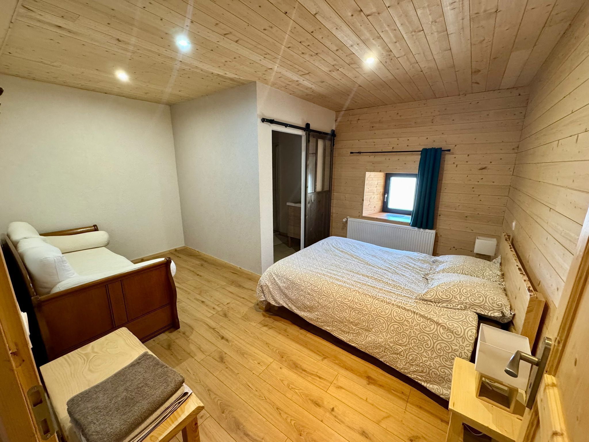 3 Schlafzimmer, Reisekinderbett, WLAN, Bettwäsche