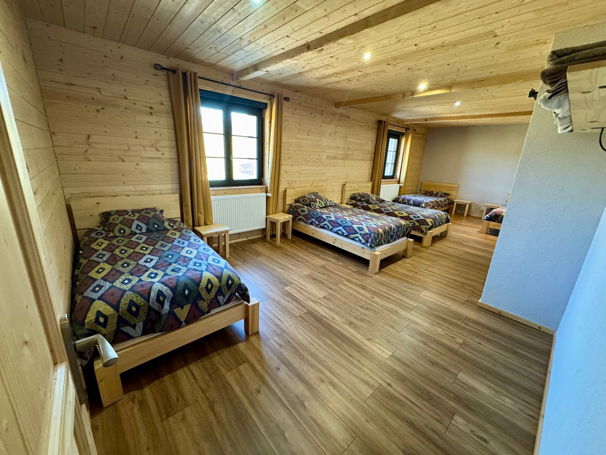 3 chambres, lit parapluie, Wi-Fi, draps fournis