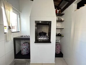 Fridge, microwave, stovetop, dishwasher - Pousada Suite Suzena (Penha)