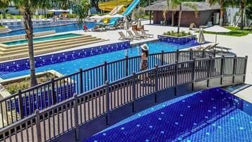 Piscina coperta, piscina all'aperto