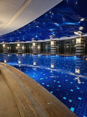 Indoor pool, outdoor pool - Sirius Town Residence & SPA Beautiful Pools, Full GYM, 2 mins to beach (Antalya)
