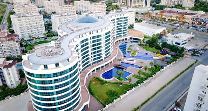 Sirius Town Residence & SPA Beautiful Pools, Full GYM, 2 mins to beach