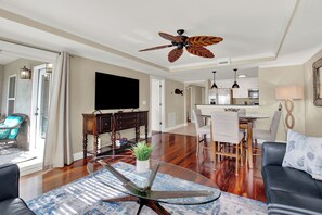 Living area - Coastal Attitude (Tybee Island)