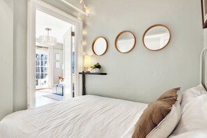 Room - Downtown At The Derenne (Savannah)