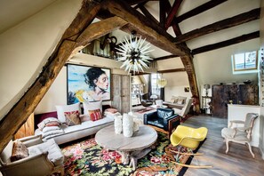 TV connectée, livres, chaîne hi-fi, imprimantes