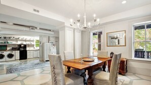 Unclassified image, 2 of 31, button - Maisonette La Belle (Savannah)