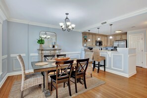 In-room dining - Silver Seas 103 (Tybee Island)