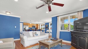 Standard Condo | Living area - The Turtle'S Nest (Tybee Island)