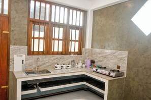 Ducha, secador de pelo, bidet, toallas