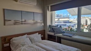 1 bedroom, iron/ironing board, WiFi, bed sheets - Boutique apartment city center ski & snow trip (Thessaloniki)