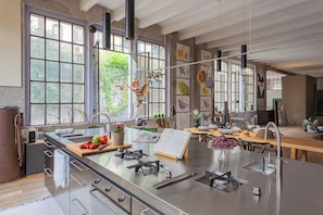 Apartment (2 Bedrooms) | Private kitchenette | Oven, espresso maker, electric kettle, highchair