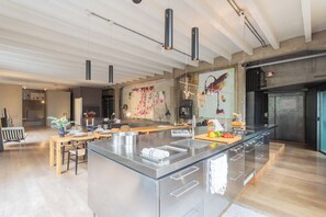 Apartment (2 Bedrooms) | Private kitchenette | Oven, espresso maker, electric kettle, highchair