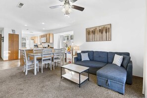 Televisión, videojuegos, reproductor de DVD, oficina