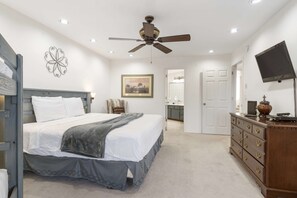 3 bedrooms, desk, iron/ironing board, travel crib