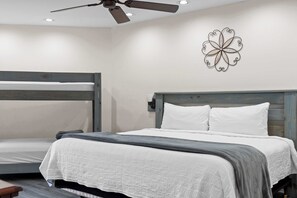 3 bedrooms, desk, iron/ironing board, travel crib