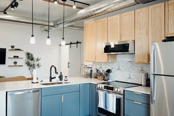 Fridge, microwave, oven, stovetop