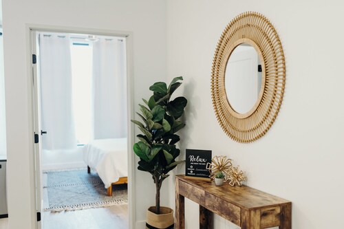 Pet-Friendly!Downtown Hideaway| Stunning Views