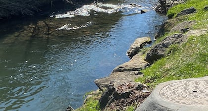 DUPLEX IN THE COUNTRY