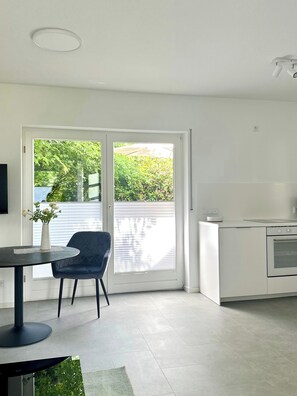 Fridge, microwave, oven, stovetop - Cozy, quiet apartment - close to the center, the heath and the Heide Park! (Schneverdingen)