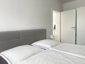 1 bedroom, free WiFi, bed sheets - Cozy, quiet apartment - close to the center, the heath and the Heide Park! (Schneverdingen)