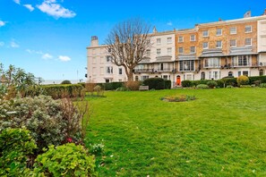 Apartment | 2 bedrooms - Coastal Breeze With Seaview By My Getaways (Brighton)