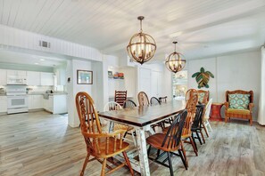 In-room dining - Coast A While (Tybee Island)