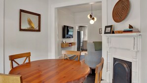 Unclassified image, 4 of 30, button - Hiatus House (Savannah)