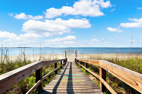 Exterior - Love And Luck (Tybee Island)