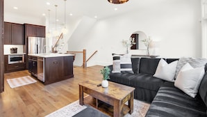 Standard Townhome | Living area - Upper East River (Savannah)
