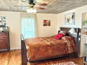 3 Schlafzimmer, Bügeleisen/Bügelbrett, Bettwäsche