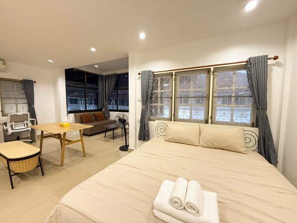 2 habitaciones, tabla de planchar con plancha, wifi y ropa de cama