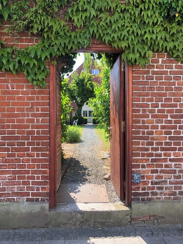 Vacation on the Trave - with a garden view