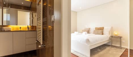 3 bedrooms, iron/ironing board, travel crib, WiFi