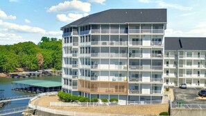 Uklassifisert bilde, 2 av 32, knapp