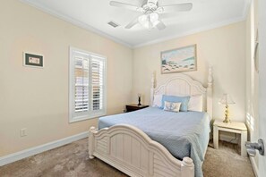 3 室のベッドルーム、デスク、WiFi (無料)