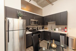 Fridge, microwave, oven, stovetop