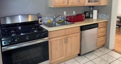 357#C Hawthorne 3bedrm/3bth A/C,hardwd,new kitchen
