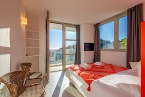 4 chambres, fer et planche à repasser, Wi-Fi gratuit, draps fournis