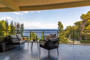Property grounds - Mazzarò Boutique Apartment, cozy and comfortable beachfront apartment (Taormina)