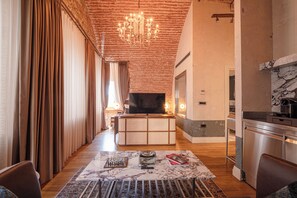 QUEEN SUITE | 1 bedroom, Egyptian cotton sheets, premium bedding, minibar - Stone Inn Galata (Istanbul)