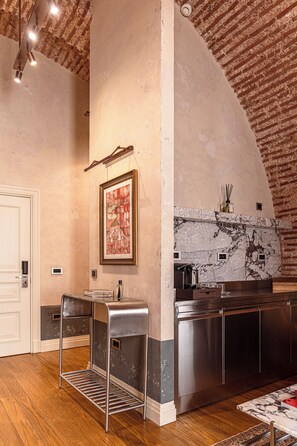 DELUXE SUITE | 1 bedroom, Egyptian cotton sheets, premium bedding, minibar - Stone Inn Galata (Istanbul)