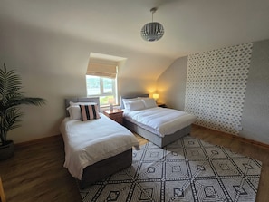 Hus | 5 sovrum, gratis wi-fi och sÀngklÀder