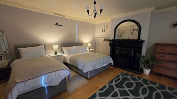 5 bedrooms, free WiFi, bed sheets