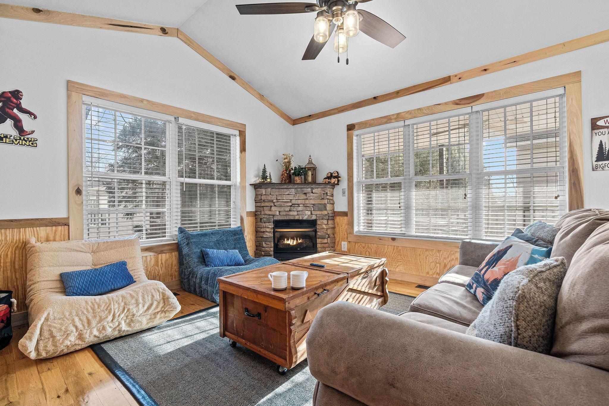 Smart-tv, eldstad och tv-spel