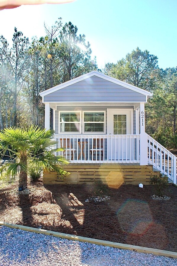 Exterior - A beautiful tiny house in a beautiful little paradise for you to enjoy nature (Ocean Isle Beach)