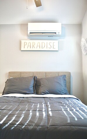 1 bedroom, iron/ironing board, WiFi, bed sheets - A beautiful tiny house in a beautiful little paradise for you to enjoy nature (Ocean Isle Beach)