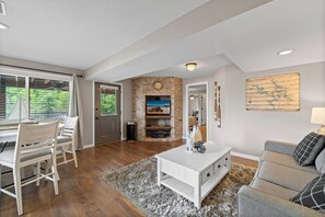 Smart TV, chimenea