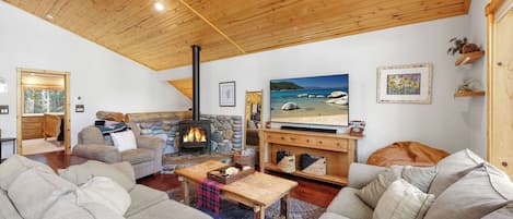 TV, fireplace, DVD player, stereo